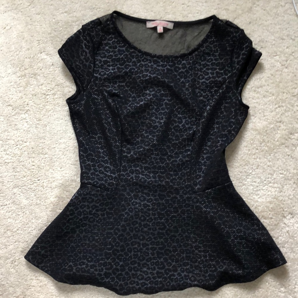 Beautiful black & gray/siver flattering peplum top